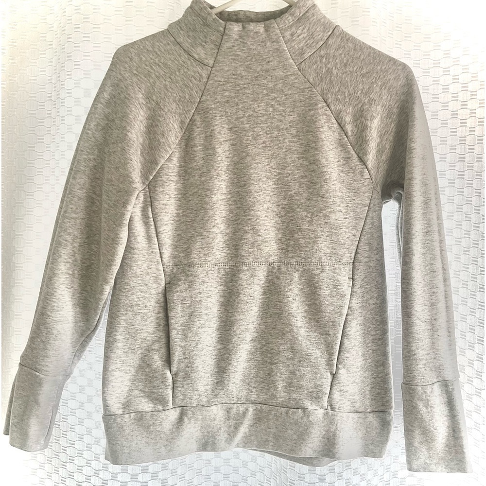 Fabletics woman’s grey pullover size XXS, fits like XS.